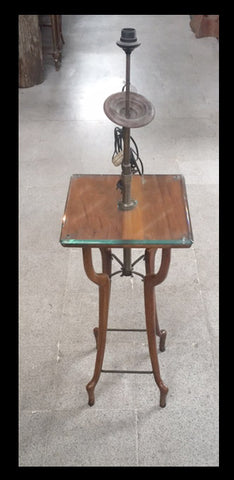 I.514 MESA LATERAL CON LÁMPARA INCORPORADA