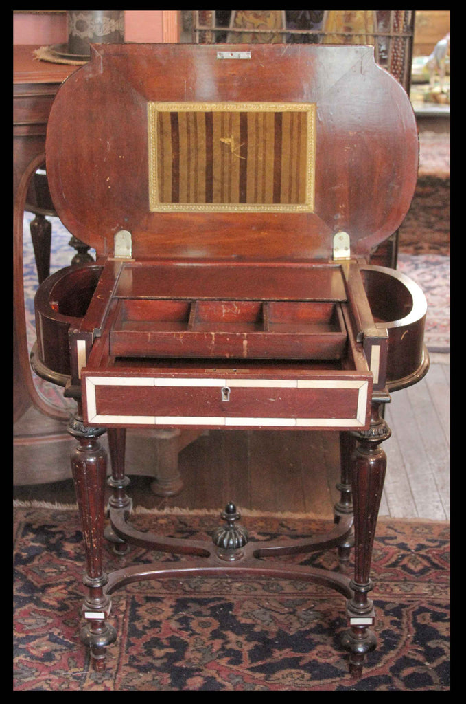 I.70 MESA COSTURERO FRANCÉS