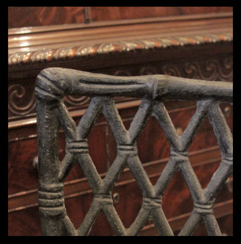 I.73 PAR DE SILLAS DE FIERRO FUNDIDO