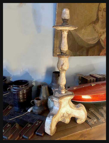 II.2173 PAR DE CANDELABROS COLONIALES S.XVIII