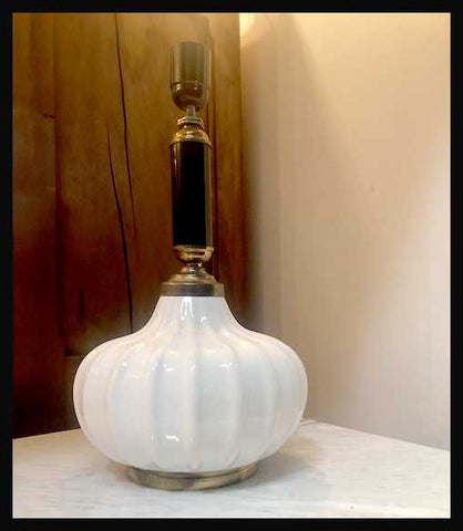 II.1884 BASE DE LÁMPARA DE BRONCE