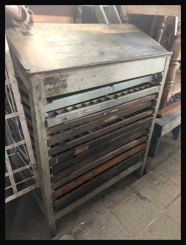 I.1304 MUEBLE DE IMPRENTA ORIGINAL DE 12 BANDEJAS