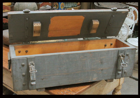 II.11 CAJA DE MUNICIÓN PARA MISILES