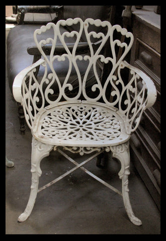 I.84 BANCA Y SILLA DE EXTERIOR DE FIERRO FUNDIDO