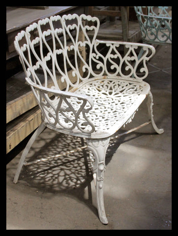 I.84 BANCA Y SILLA DE EXTERIOR DE FIERRO FUNDIDO
