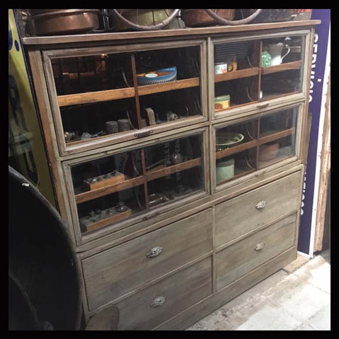 I.520 MUEBLE CAJONERA ALMACÉN