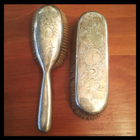 II.857 PIEZAS DE TOCADOR