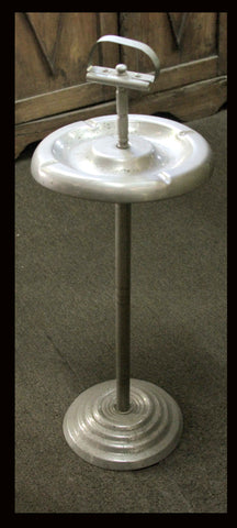 II.151 PAR DE CENICEROS