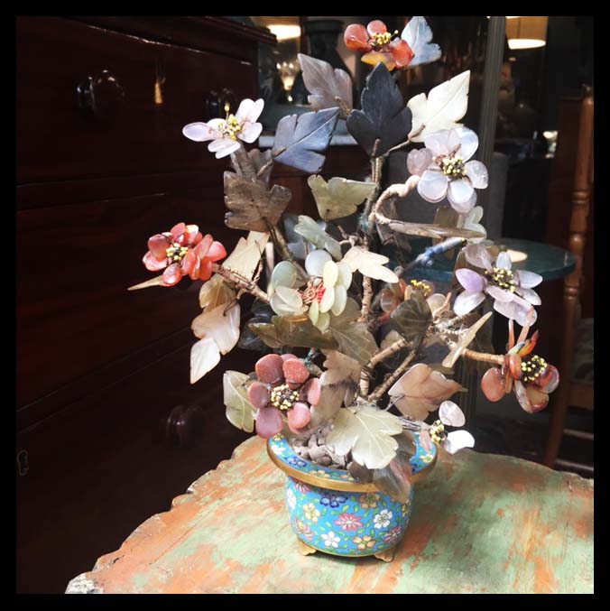 II.858 ARBOLITO DE PIEDRA