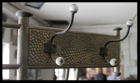 I.96 PARAGÜERO Y PERCHA ART DECO