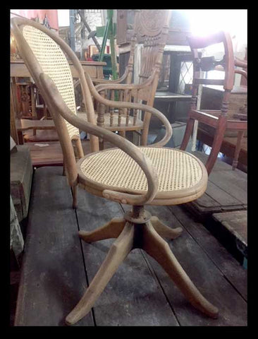 I.990 SILLA DE ESCRITORIO THONET