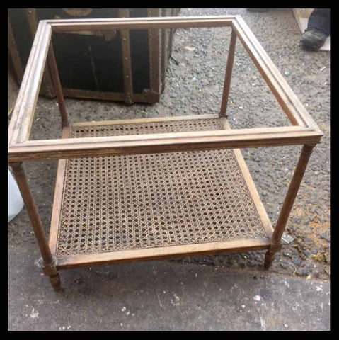 I.532 MESA LATERAL DE JUNCO Y VIDRIO