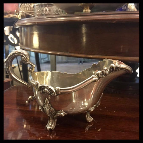 II.878 SALSERO CON PATITAS