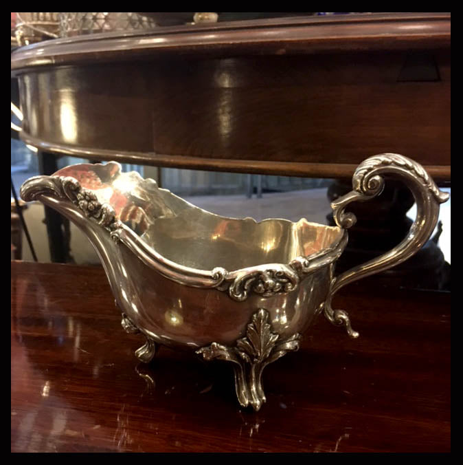 II.878 SALSERO CON PATITAS