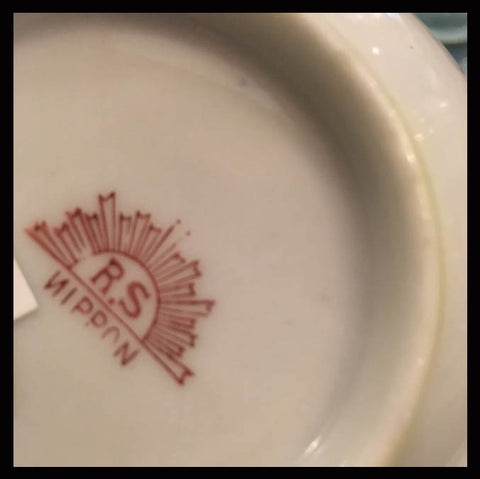 II.888 JUEGO DE TÉ CON GARZAS EN CELESTE, BLANCO Y DORADO