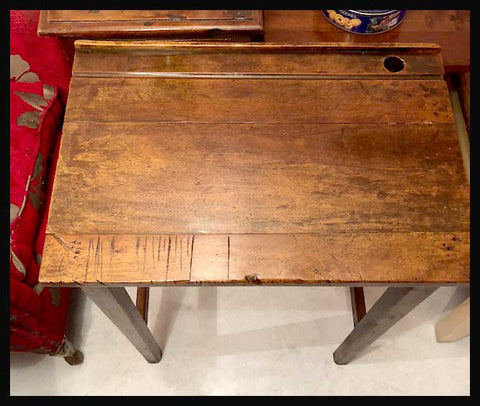 I.1332 PUPITRE DE LINGUE