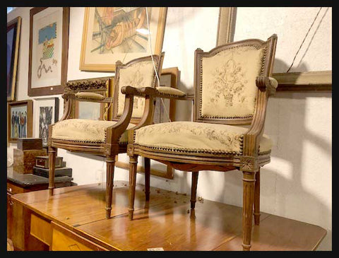 I.1659 PAR DE SILLAS PETIT POINT