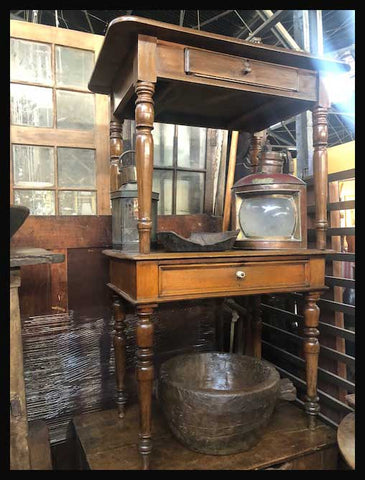 I.1344 MESAS RÚSTICAS CON CAJÓN