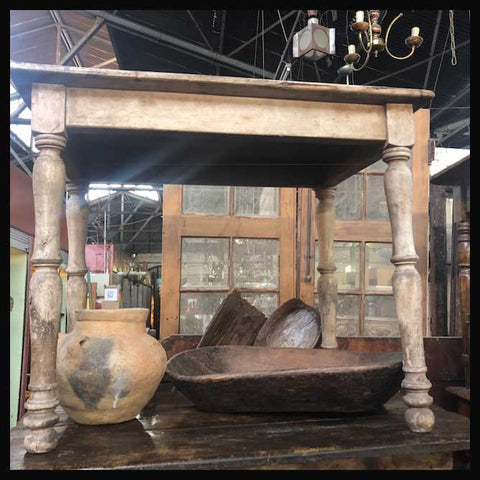 I.1345 MESA DE NOGAL