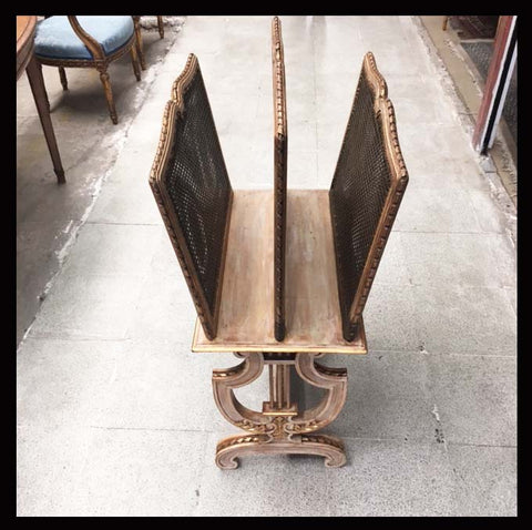 I.542 REVISTERO DE JUNCO Y MADERA