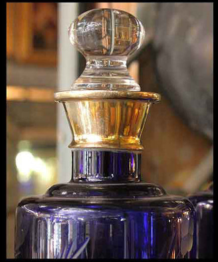 II.195 BOTELLAS AZULES