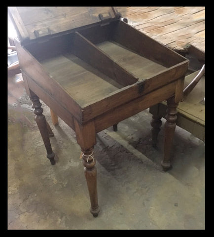 I.557 MESÓN DE DIBUJO