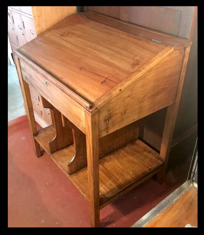 I.558 MESÓN DE DIBUJO