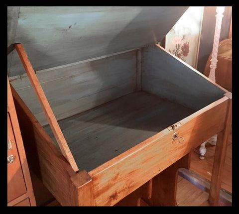 I.558 MESÓN DE DIBUJO