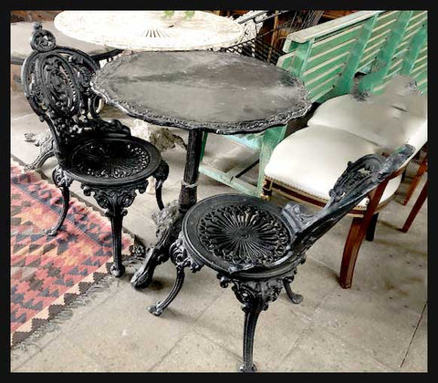 I.1667 MESA Y SILLAS NEGRAS DE FIERRO