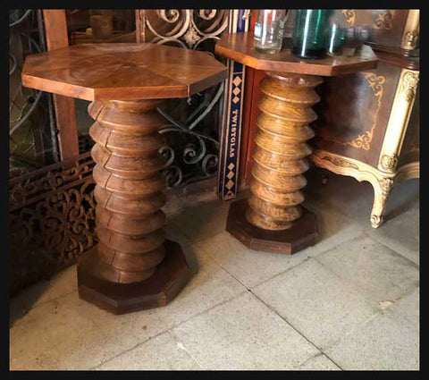 I.1676 PAR DE MESAS MODERNISTAS