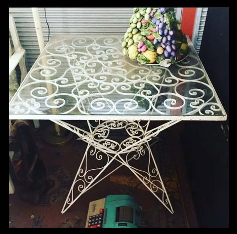 I.566 MESA DE FIERRO FORJADO BLANCA