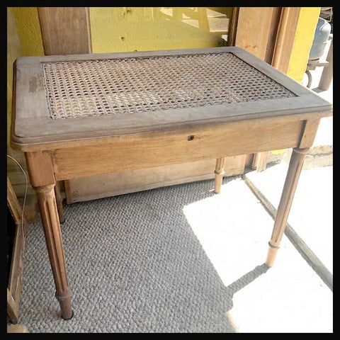 I.1389 MESA DE JUNCO