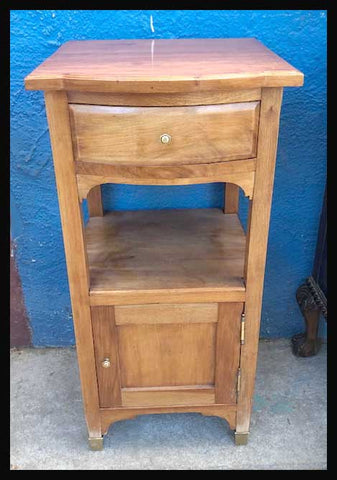 I.1390 PAR DE VELADORES DE MADERA