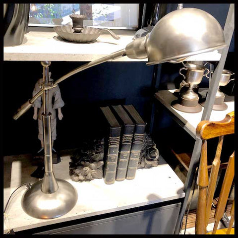 II.1576 LÁMPARA ARTICULADA DE ACERO INOXIDABLE