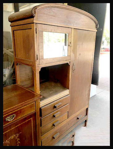 I.1398 ROPERO DE MADERA