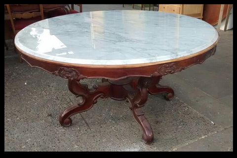 I.580 MESA REDONDA CUBIERTA DE MÁRMOL