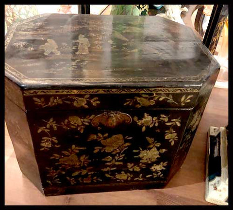 II.1600 CAJA LACADA JAPONESA