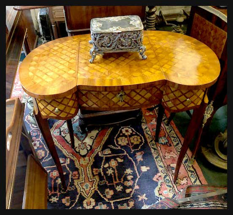 I.1687 TOCADOR CON MARQUETERÍA