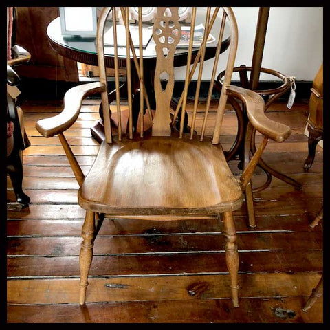 I.1048 PAR DE SITIALES WINDSOR