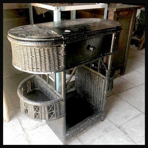 I.1407 COSTURERO DE MIMBRE