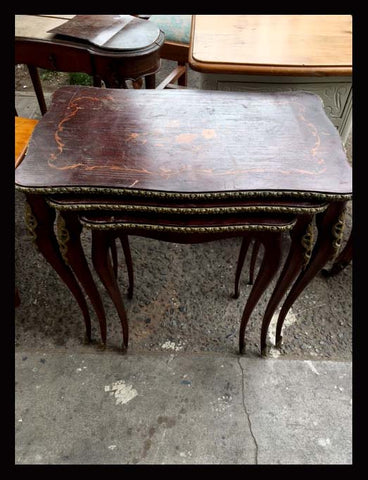 I.609 TRÍO DE MESAS NIDO CON MARQUETERÍA