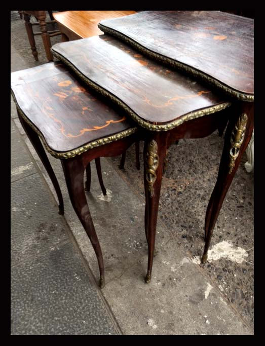 I.609 TRÍO DE MESAS NIDO CON MARQUETERÍA