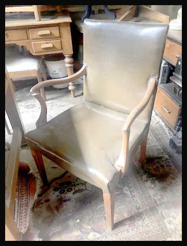 I.1400 DOS SITIALES DE CUERO