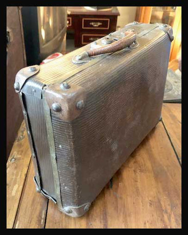 II.1942 MALETA DE CUERO