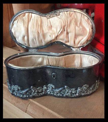 II.650 JOYERO DE PELTRE