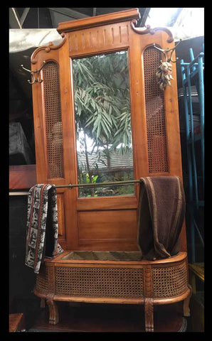 I.375 PERCHERO Y PARAGÜERO DE MURO