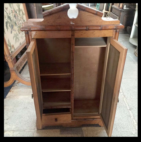 I.379 MUEBLE BOTIQUÍN DE BAMBÚ