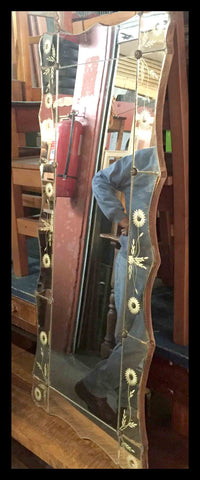 II.685 ESPEJO TALLADO