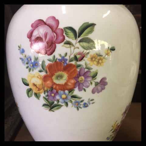 II.950 JARRÓN CON TAPA PINTADO