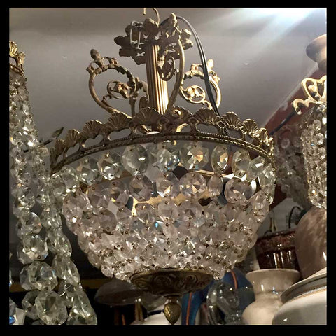 II.680 LÁMPARAS DE CRISTAL Y BRONCE